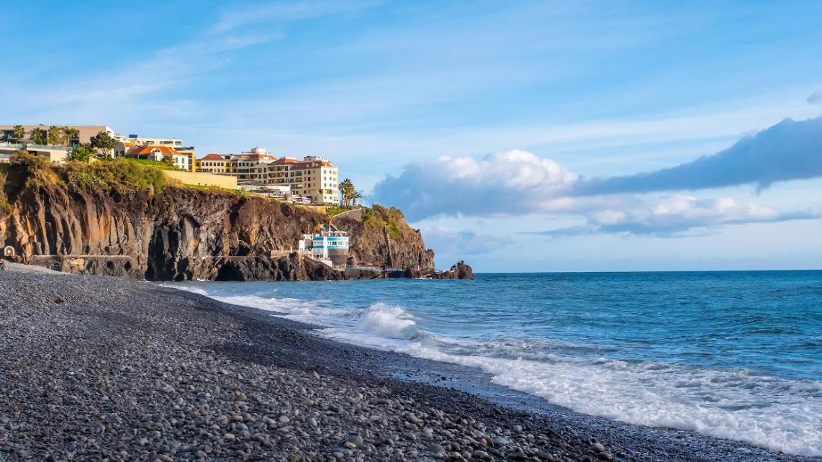 By The Atlantic Apartments 3-Bedroom Funchal  Funchal (Madeira)